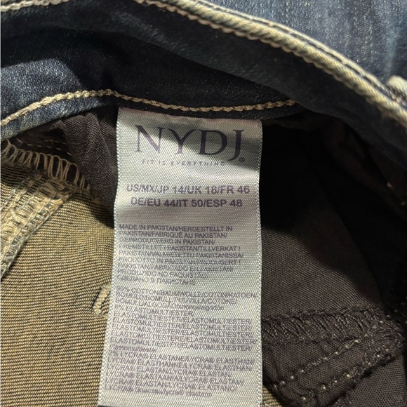 NYDJ Sz 14 High Rise Marylin Straight Dark Wash Jeans in Presley Collur NEW - Picture 13 of 14